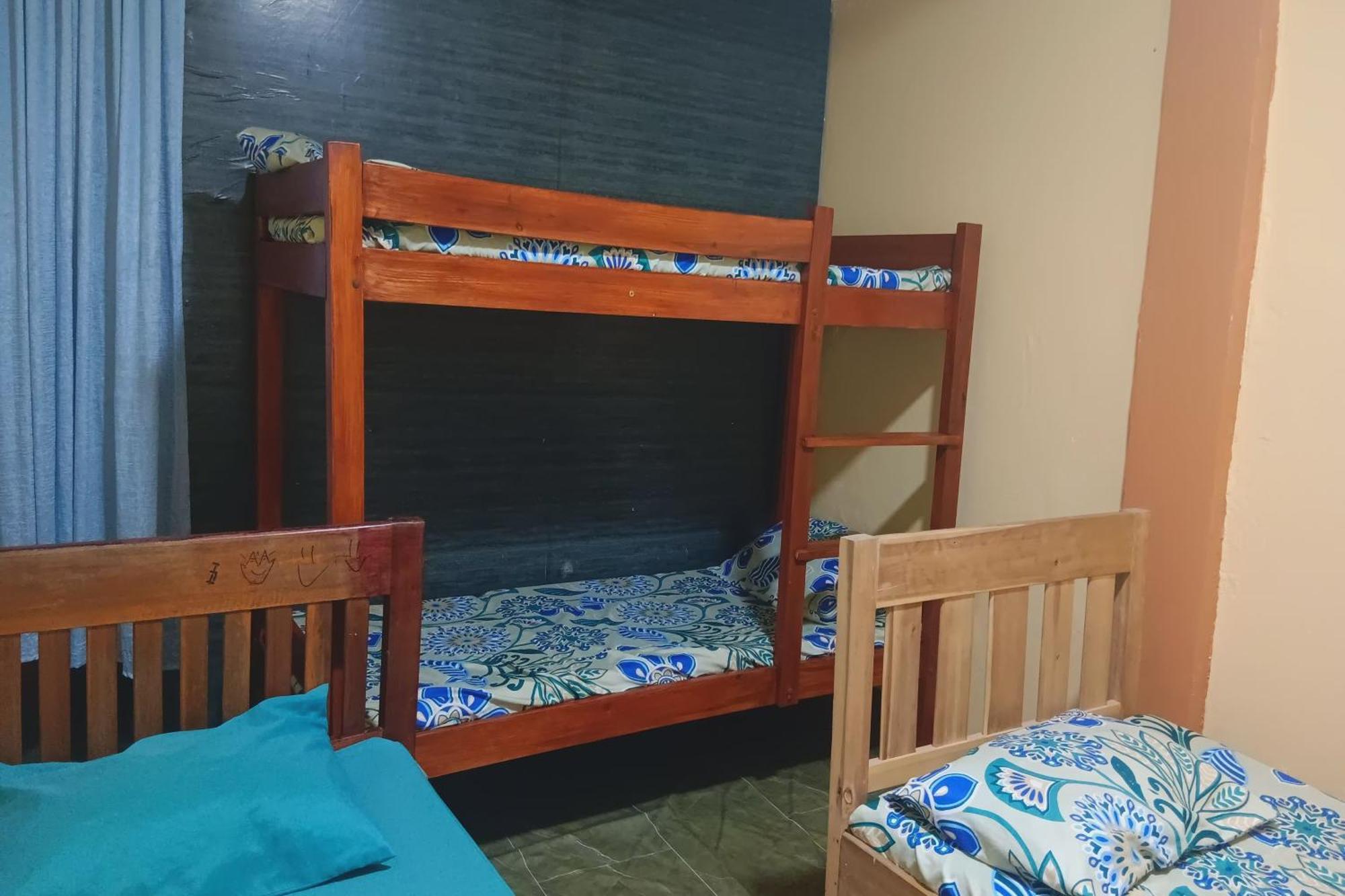 Larosa Hostel Puerto Princesa Dış mekan fotoğraf